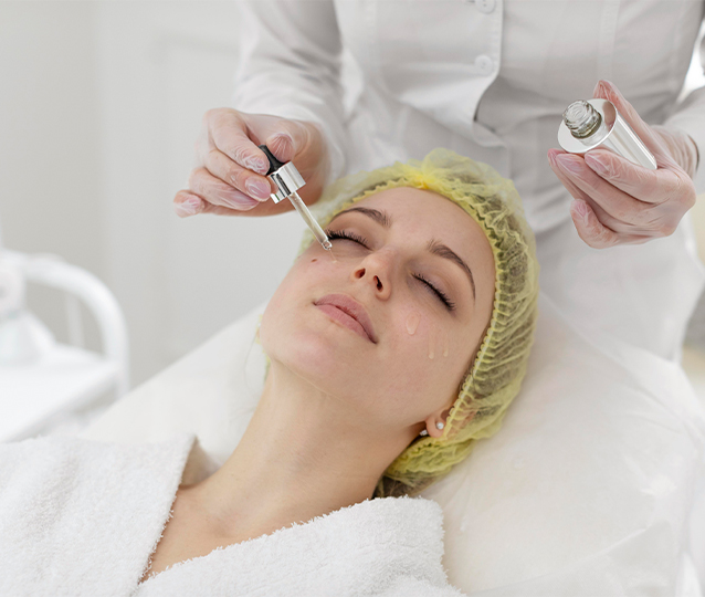 Kimyasal Peeling mi Lazer mi? Cilt Yenilemede Doğru Se&ccedil;im
